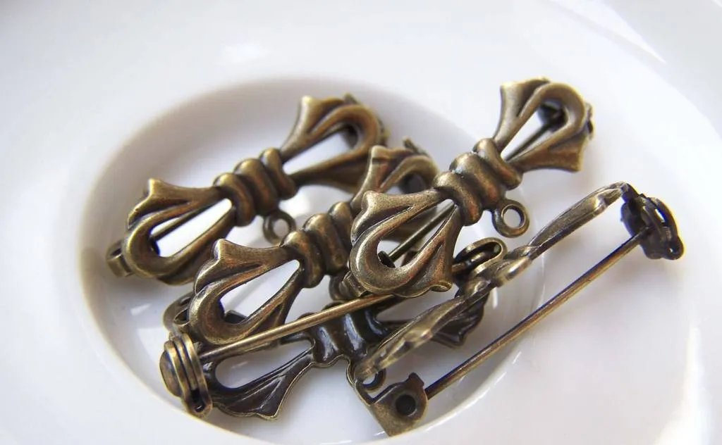 10 pcs Antique Bronze Bow Tie Safety Pin Brooch 10x27mm A3062