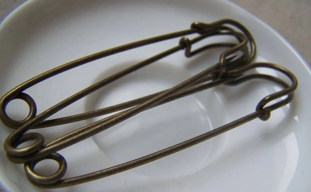 10 pcs Antique Bronze Safety Pins Brooch 15x70mm A4771