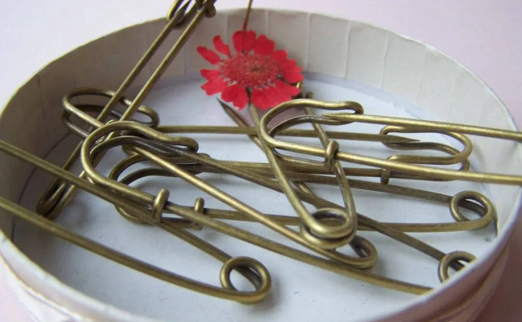 10 pcs Antique Bronze Safety Pins Brooch 70mm A3870