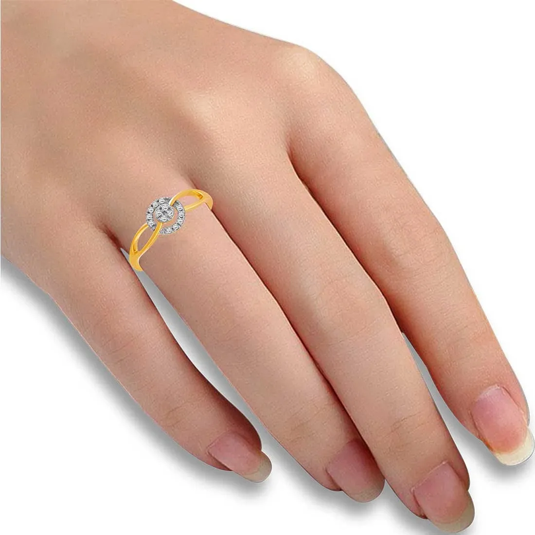 14K Gold Ring With A Curved Design And A Diamond Studded Circular Cluster Set On The Band