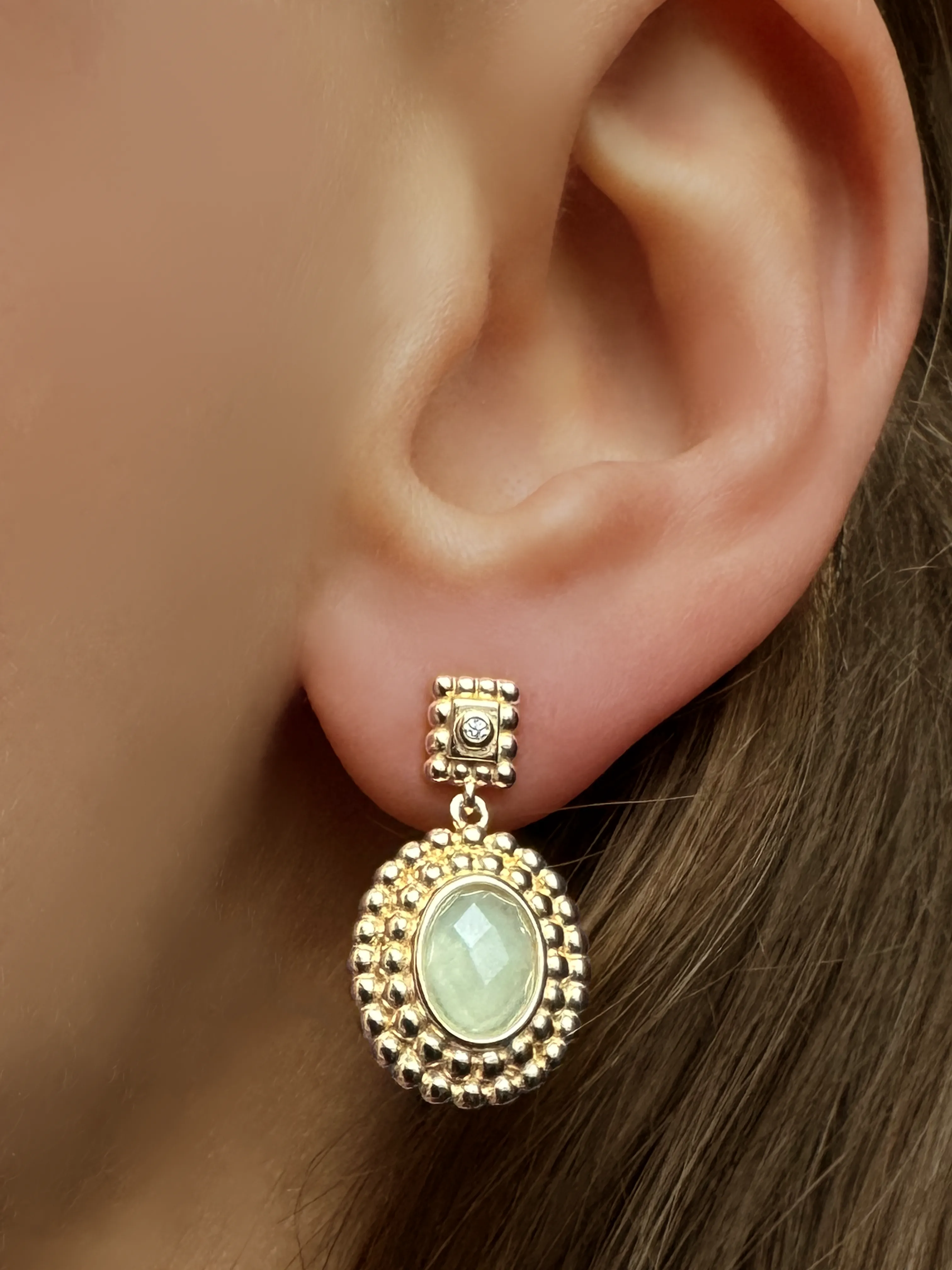 925 Silver earrings gilded with 18k yellow gold assembled with light green quartz and zirconium oxide