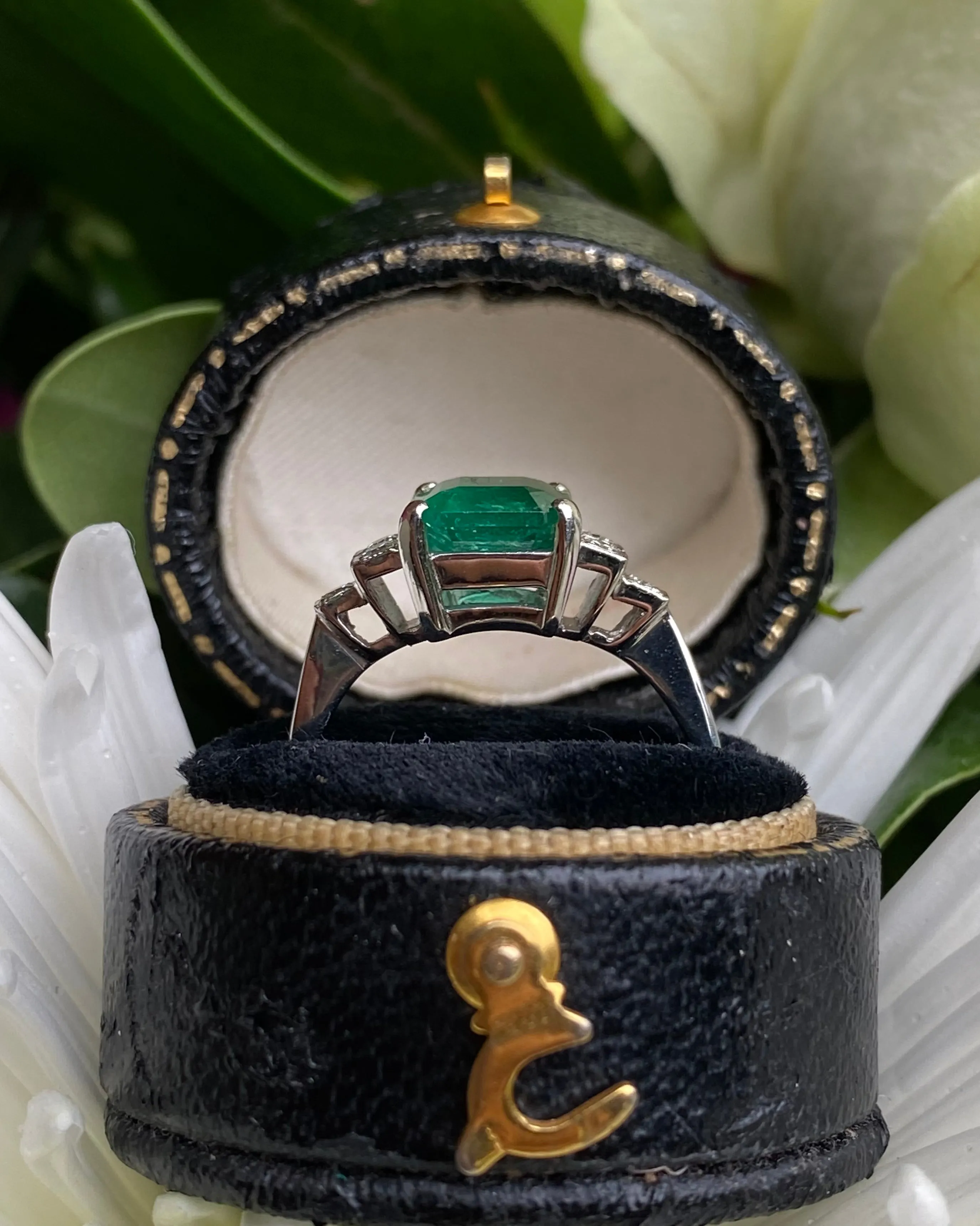 Art Deco Emerald and Diamond Platinum Ring 0.15ct   2.25ct