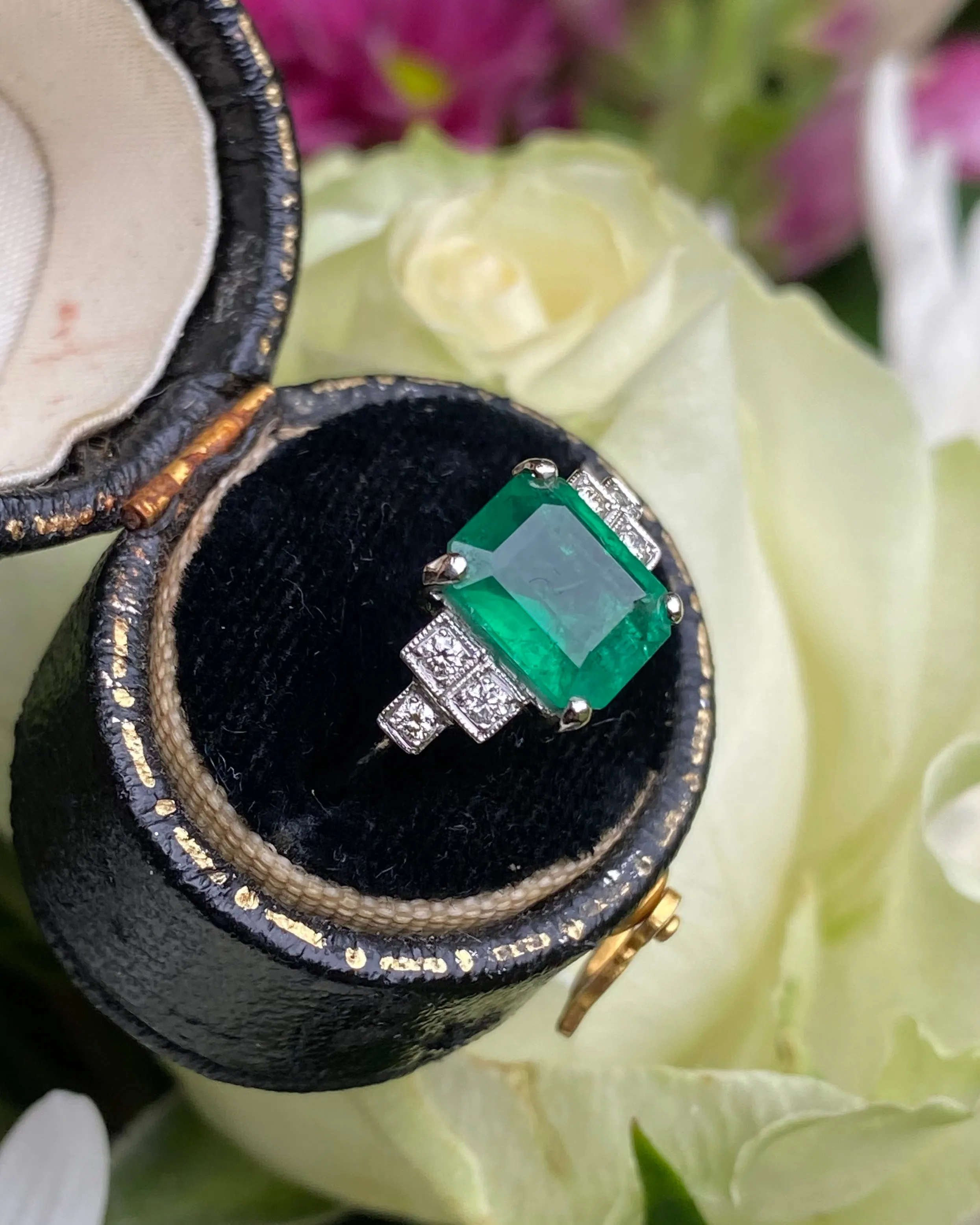 Art Deco Emerald and Diamond Platinum Ring 0.15ct   2.25ct
