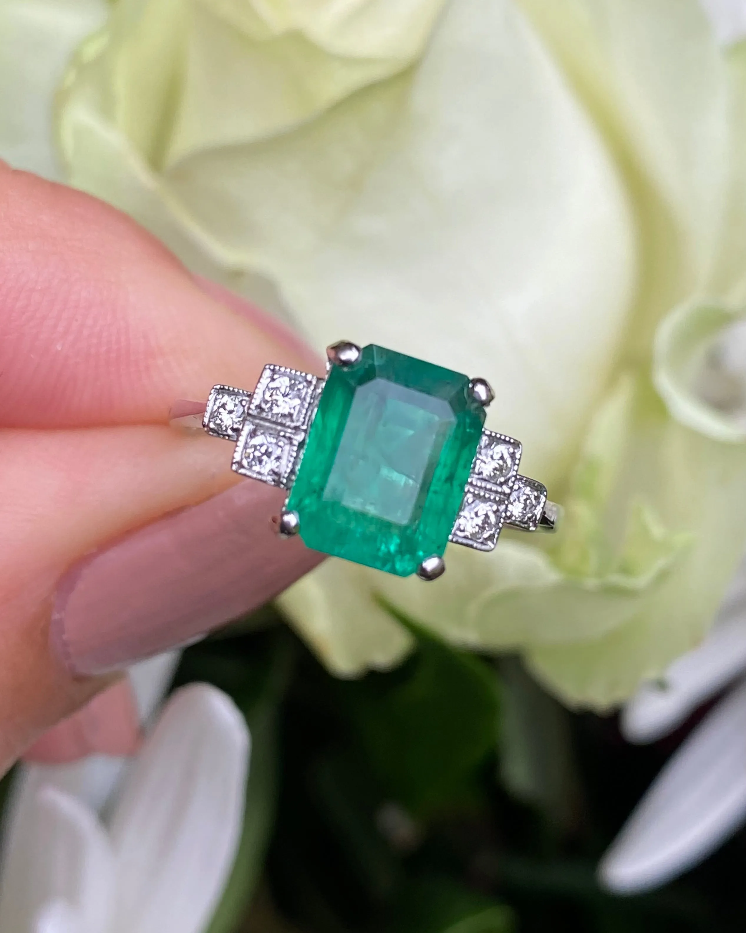 Art Deco Emerald and Diamond Platinum Ring 0.15ct   2.25ct