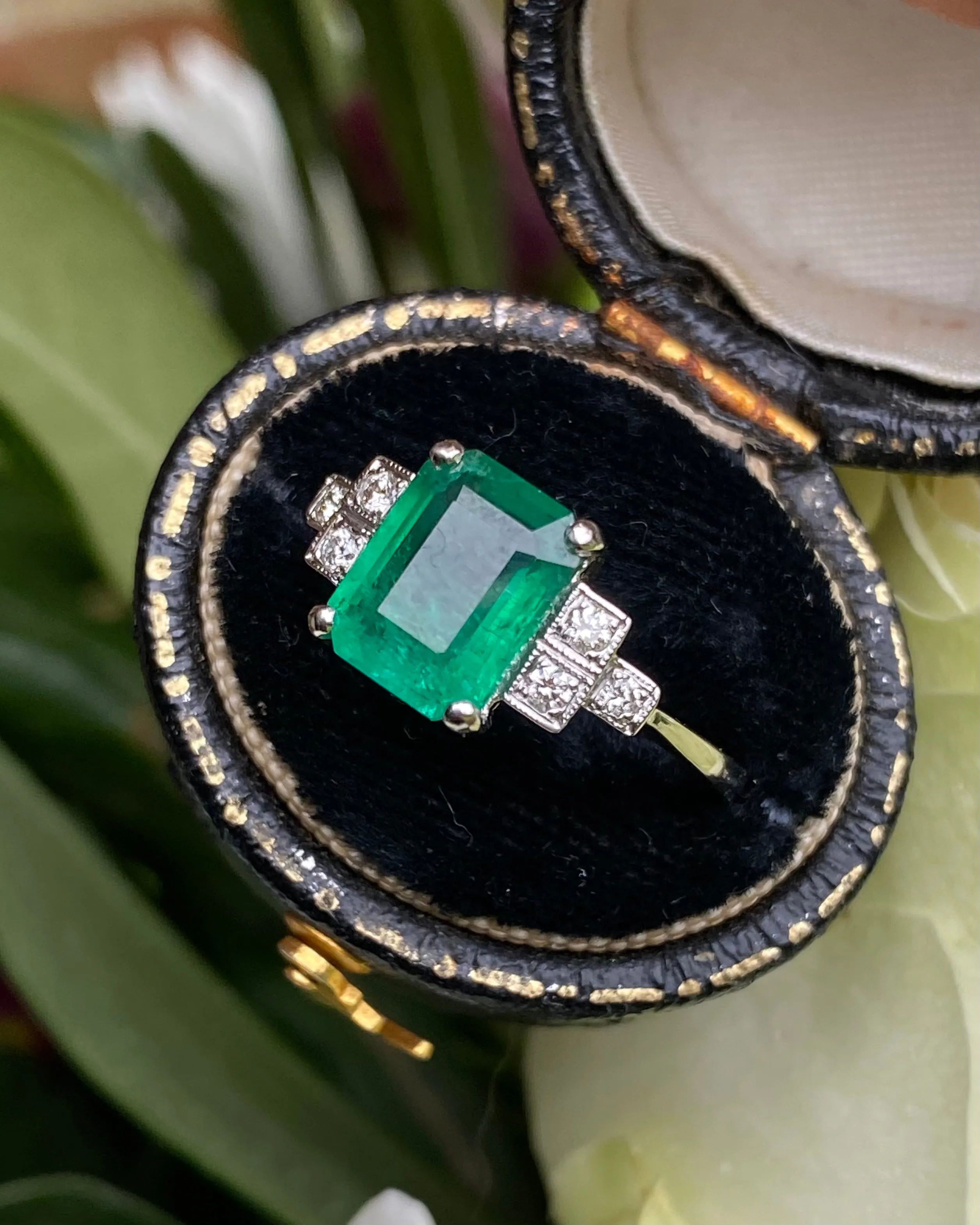 Art Deco Emerald and Diamond Platinum Ring 0.15ct   2.25ct