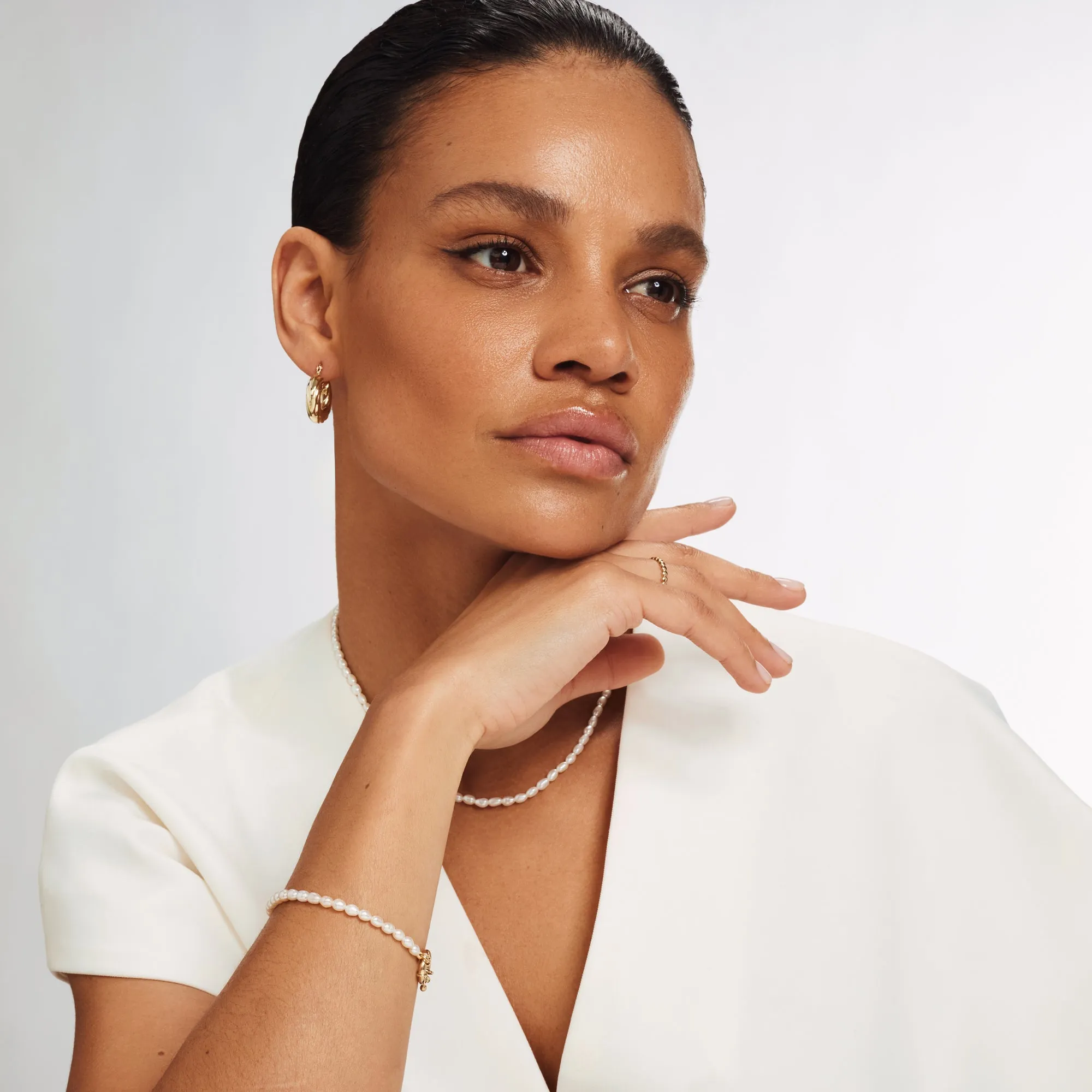 Cadeau d'Isabel 14 karat gold necklace and bracelet with pearls