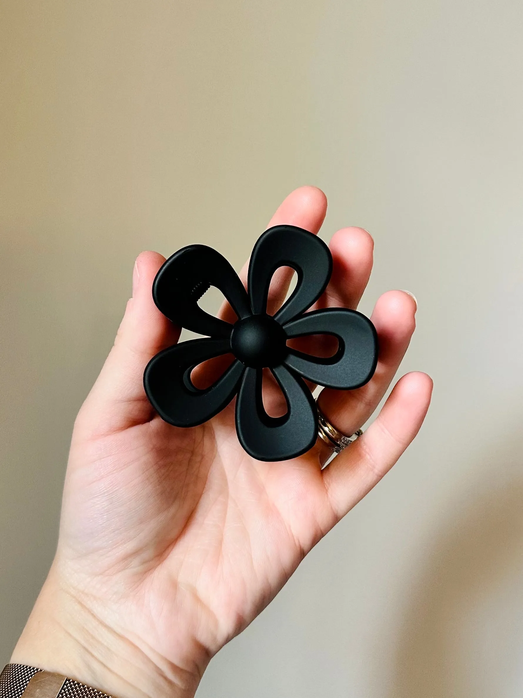 Cutout Flower Claw Clip