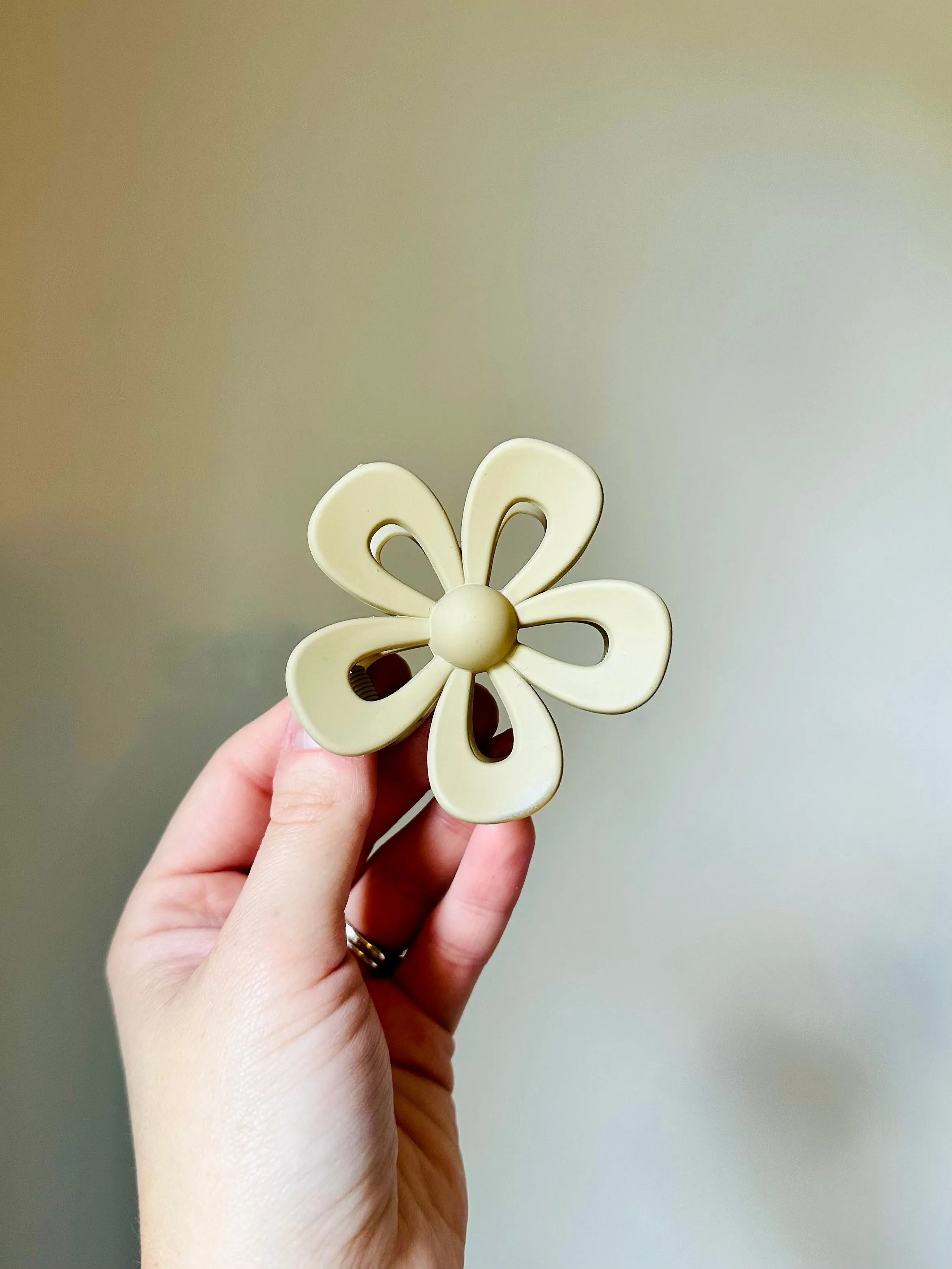 Cutout Flower Claw Clip