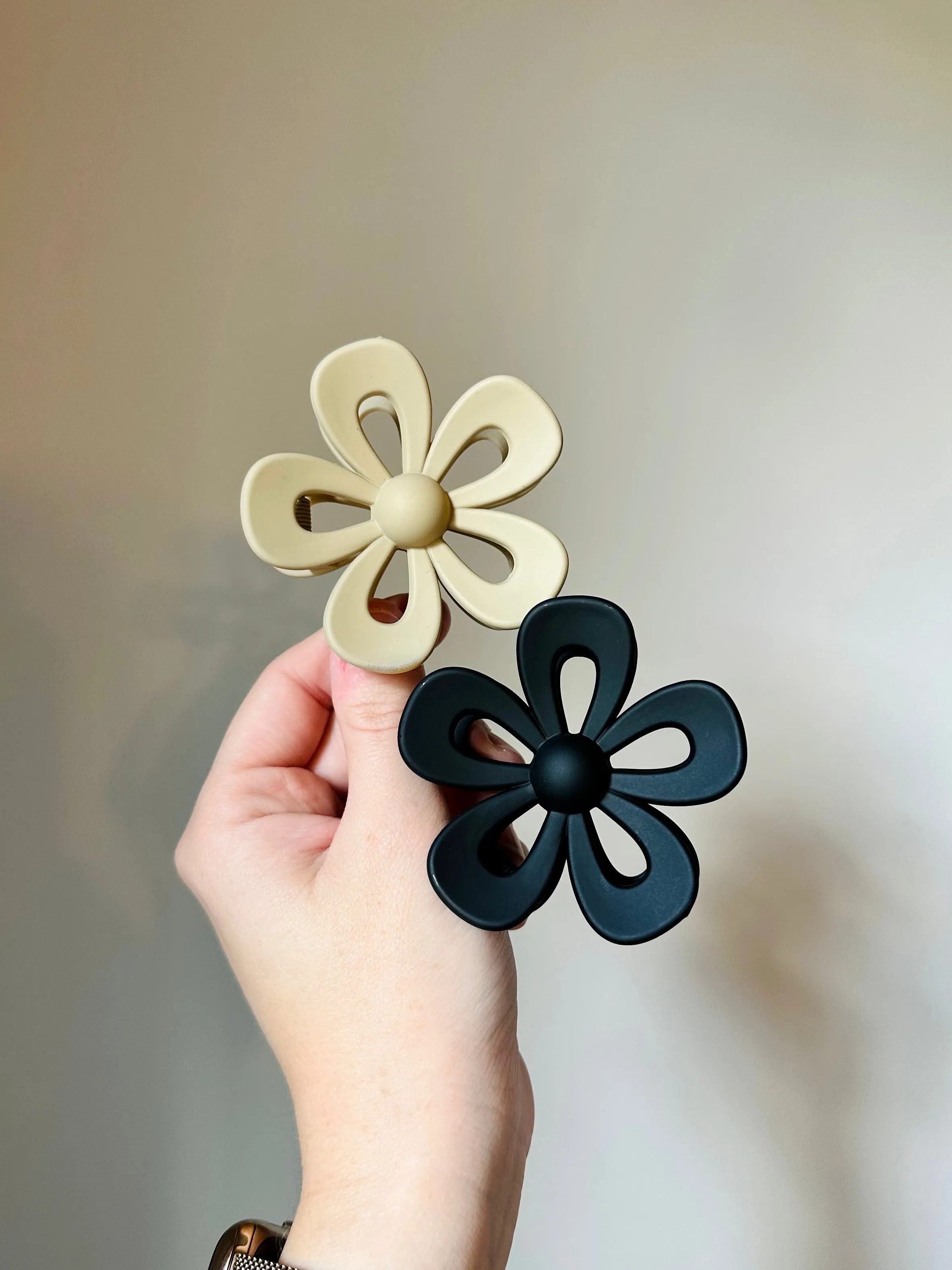 Cutout Flower Claw Clip