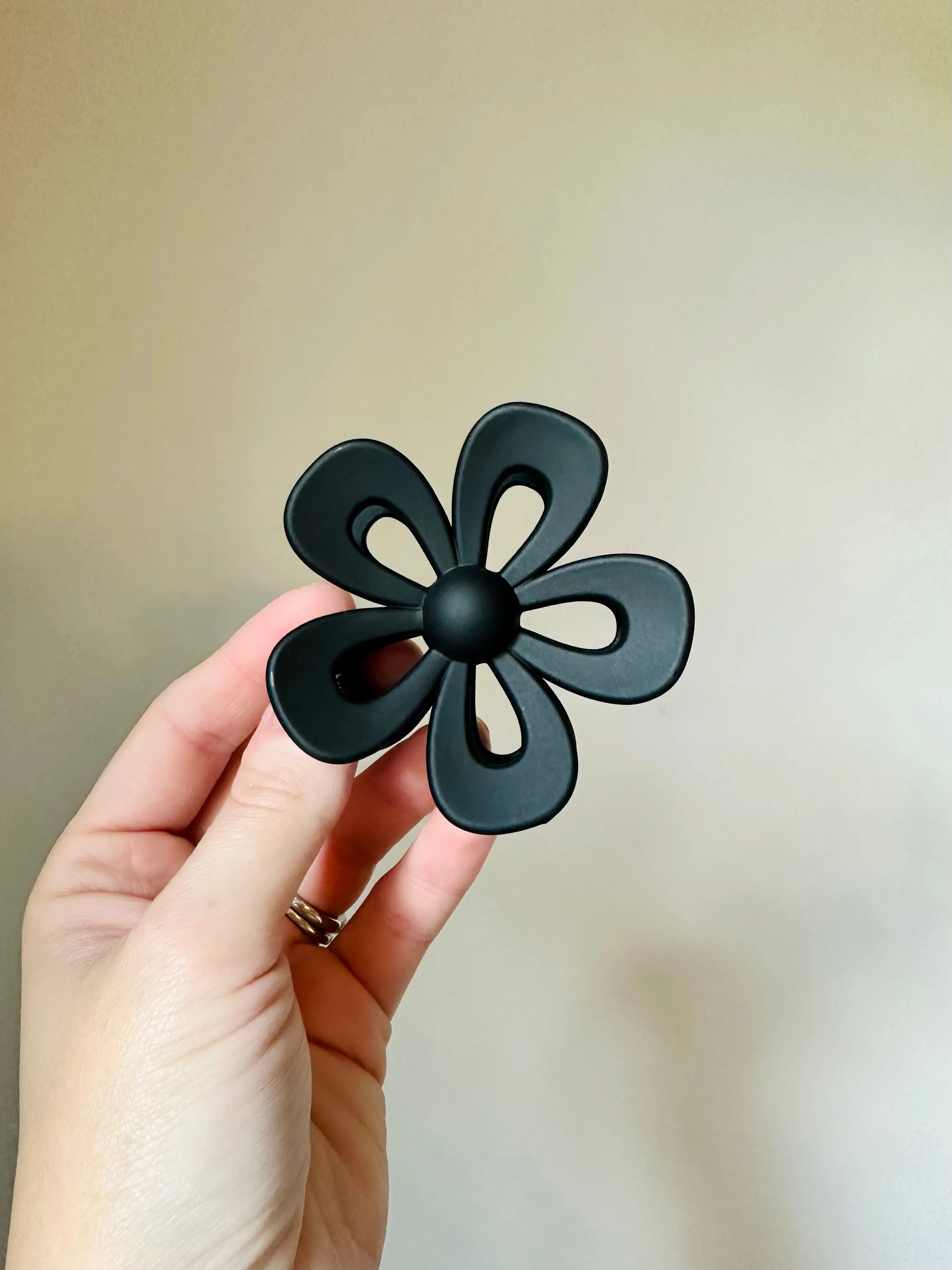 Cutout Flower Claw Clip