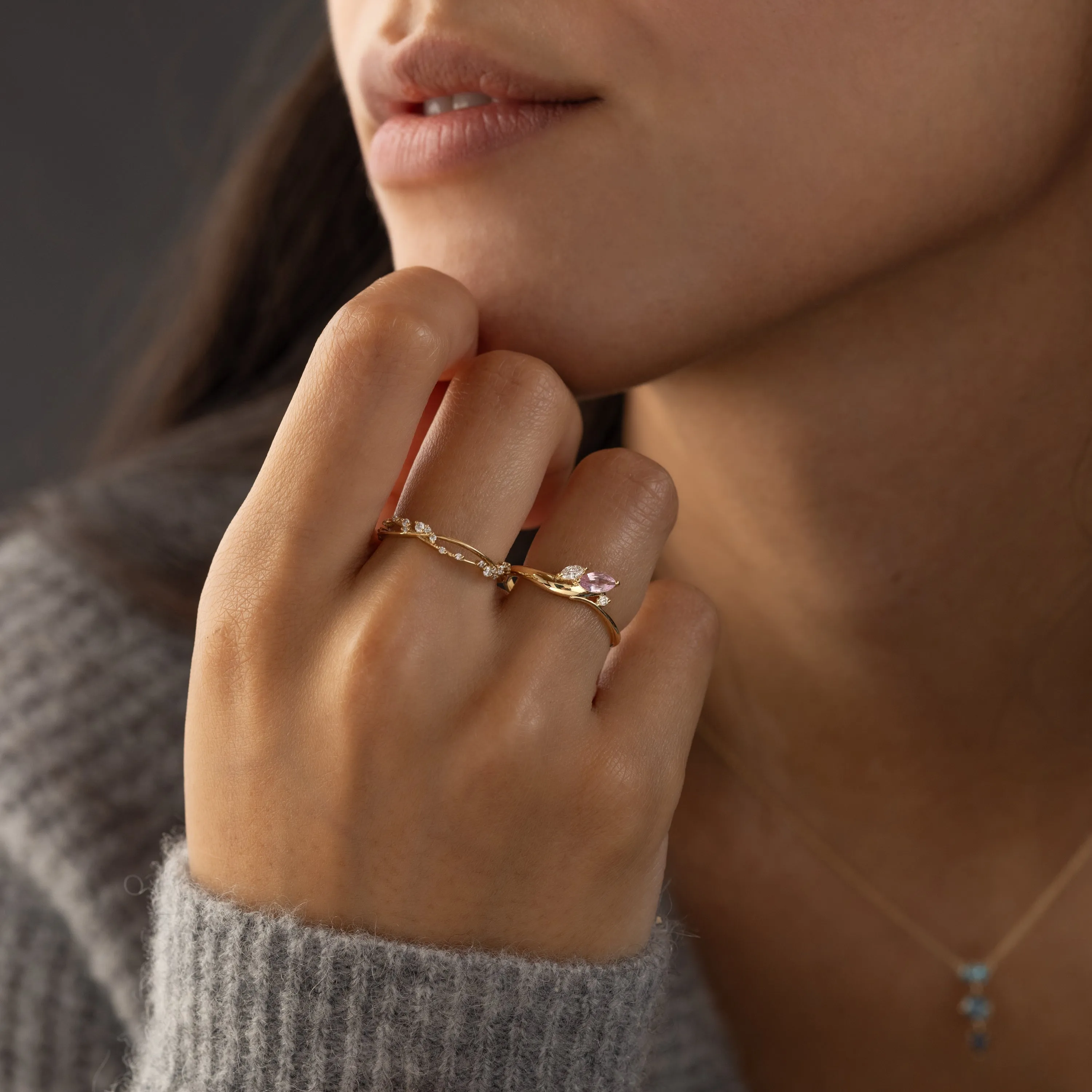 Grand Cresting Ring - Pink