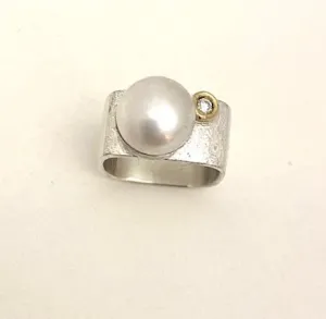 Large Mabe Pearl and Gold Ring
