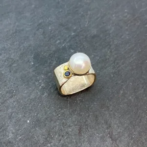 Mab Pearl & Blue Sapphire Wide Square Ring