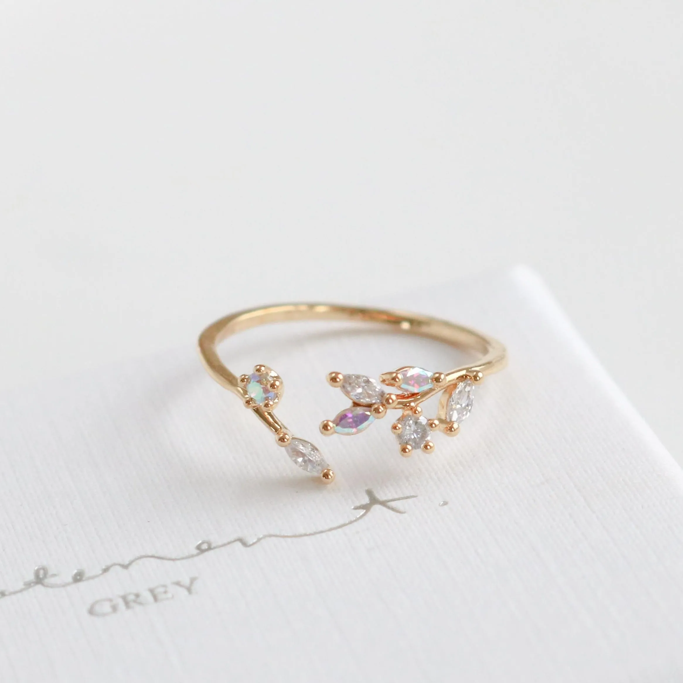 Melun Ring - Iridescent Crystal