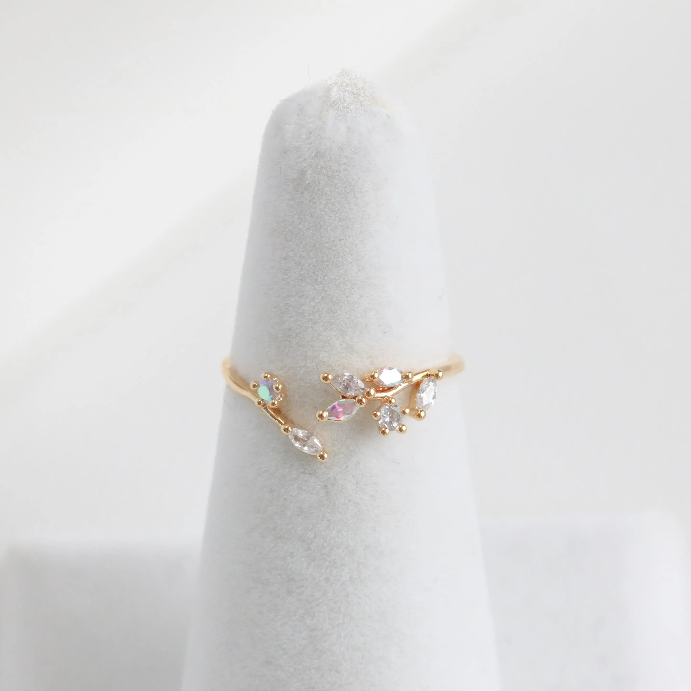 Melun Ring - Iridescent Crystal