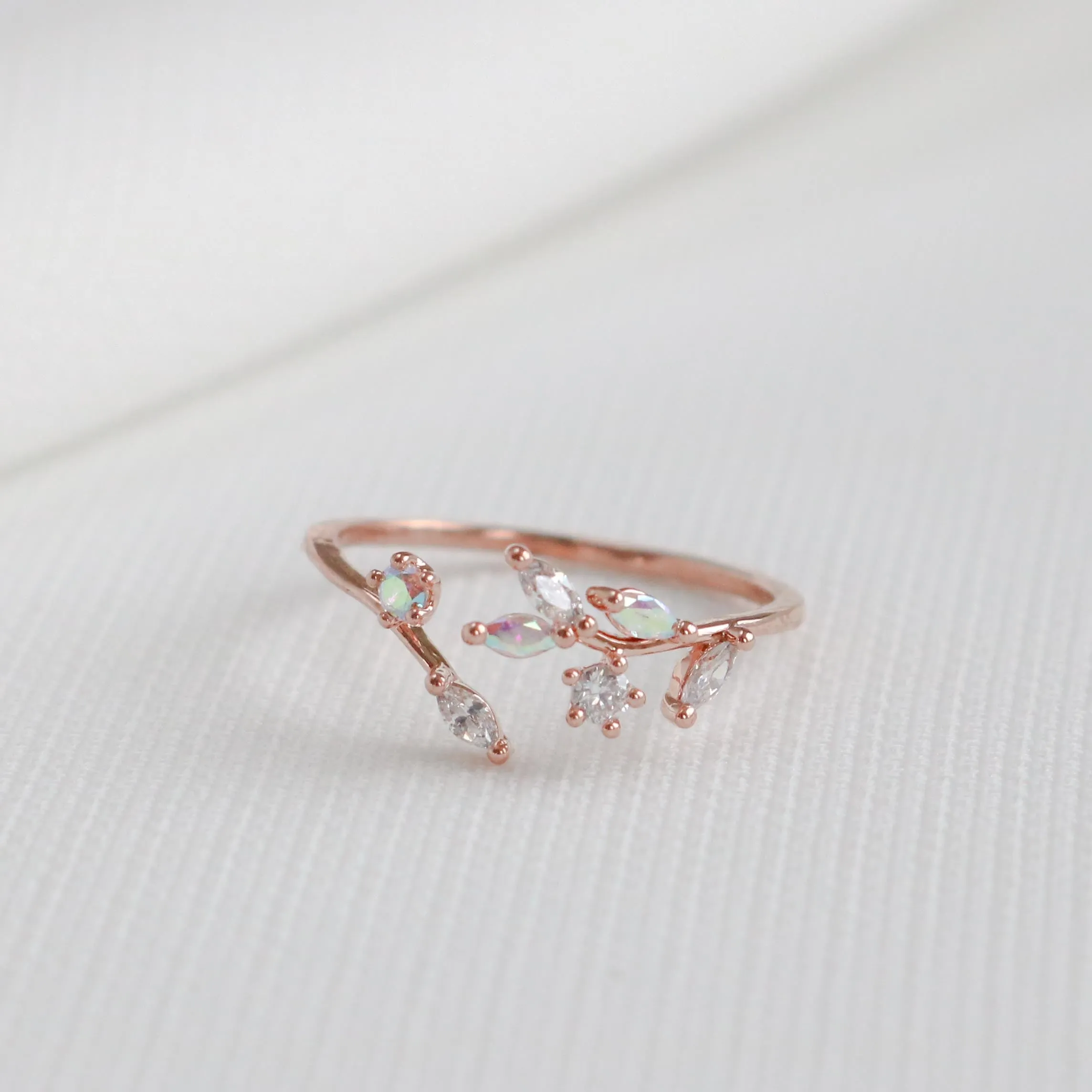 Melun Ring - Iridescent Crystal