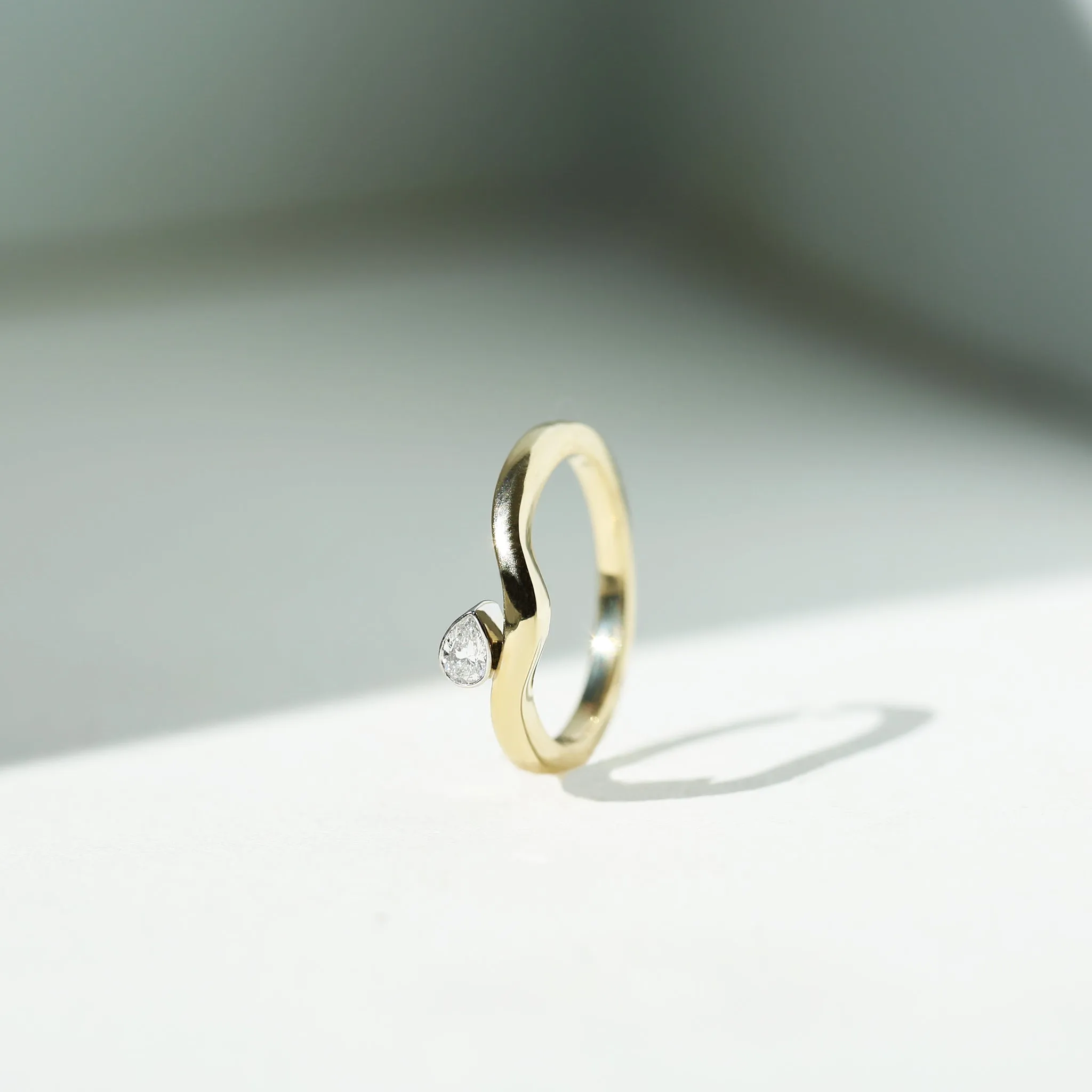 Pear Diamond Wave Band