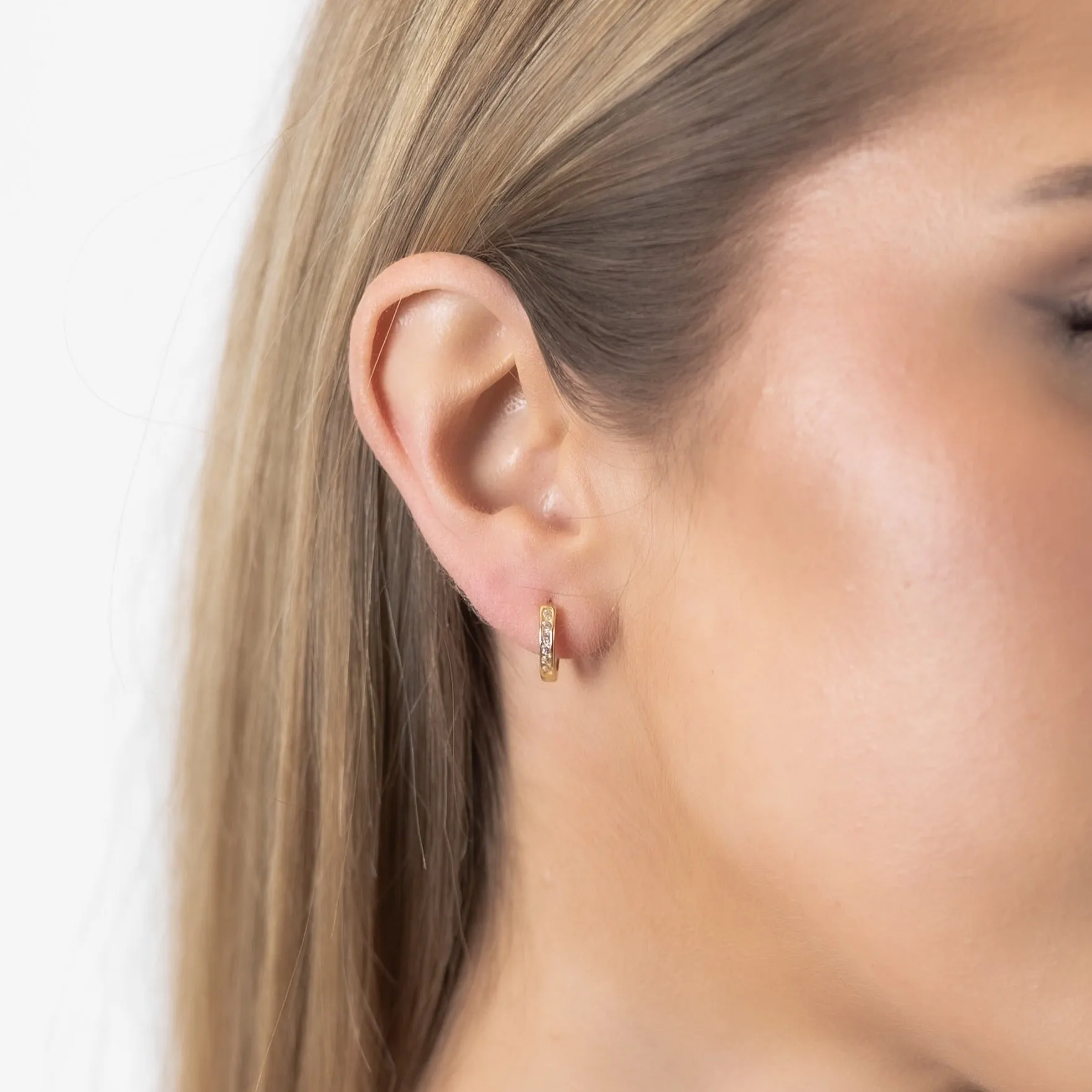 PETITE HIDDEN PAV?? HOOPS Gold