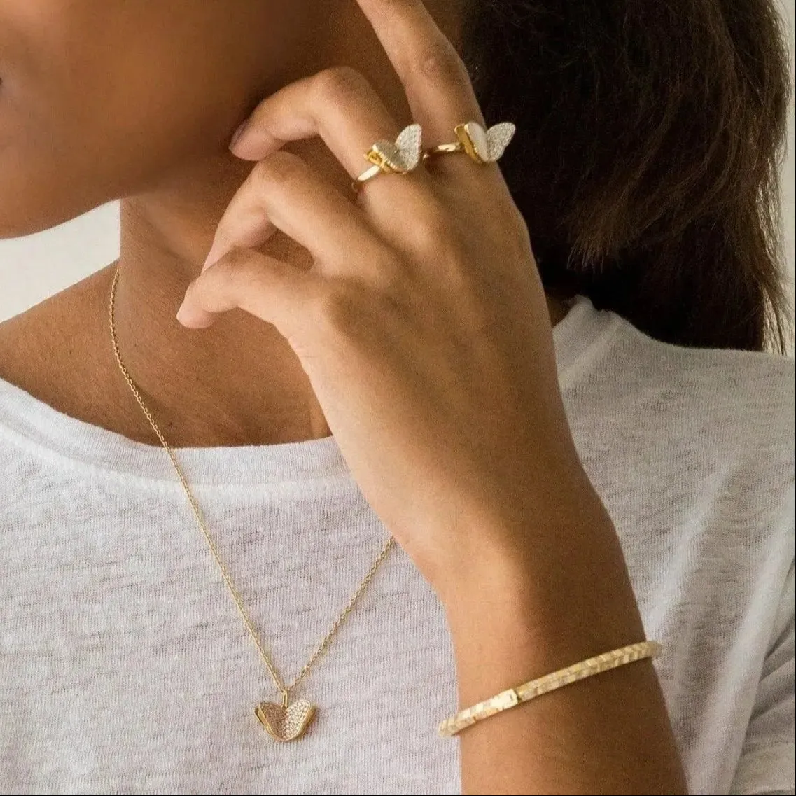 Pinstripe Strength Knife Edge Diamond Bangle Bracelet