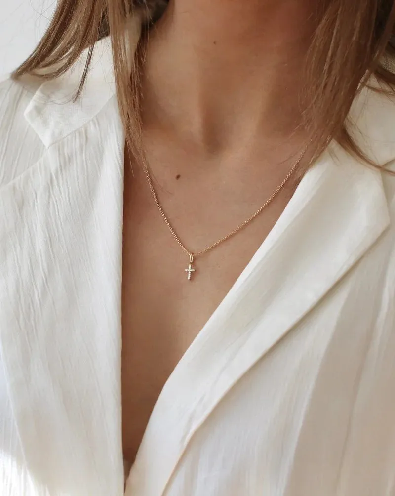 Rock Small Cross 18K Whitegold Pendant w. Diamonds