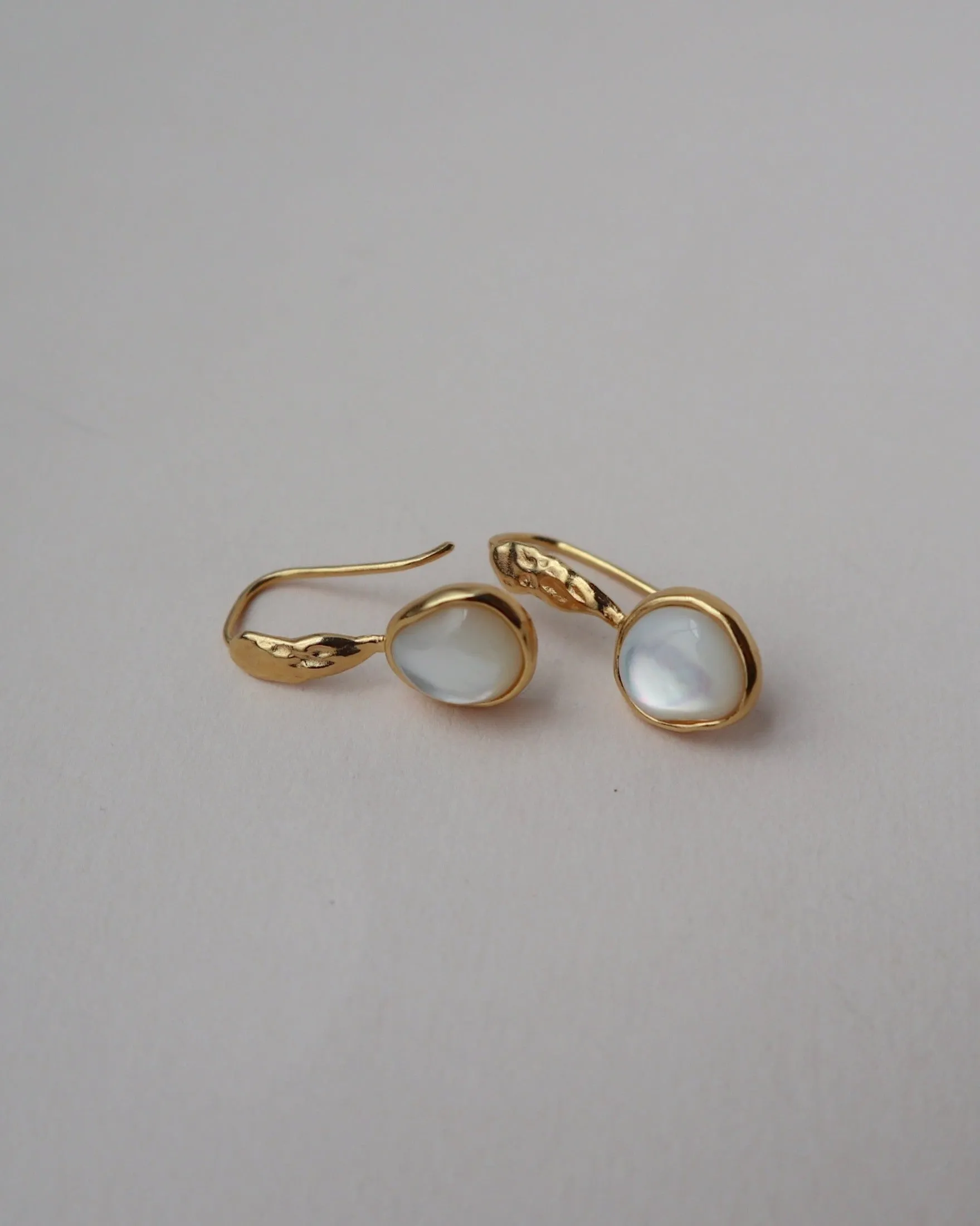 'Sigrid' Shell Drop Earrings