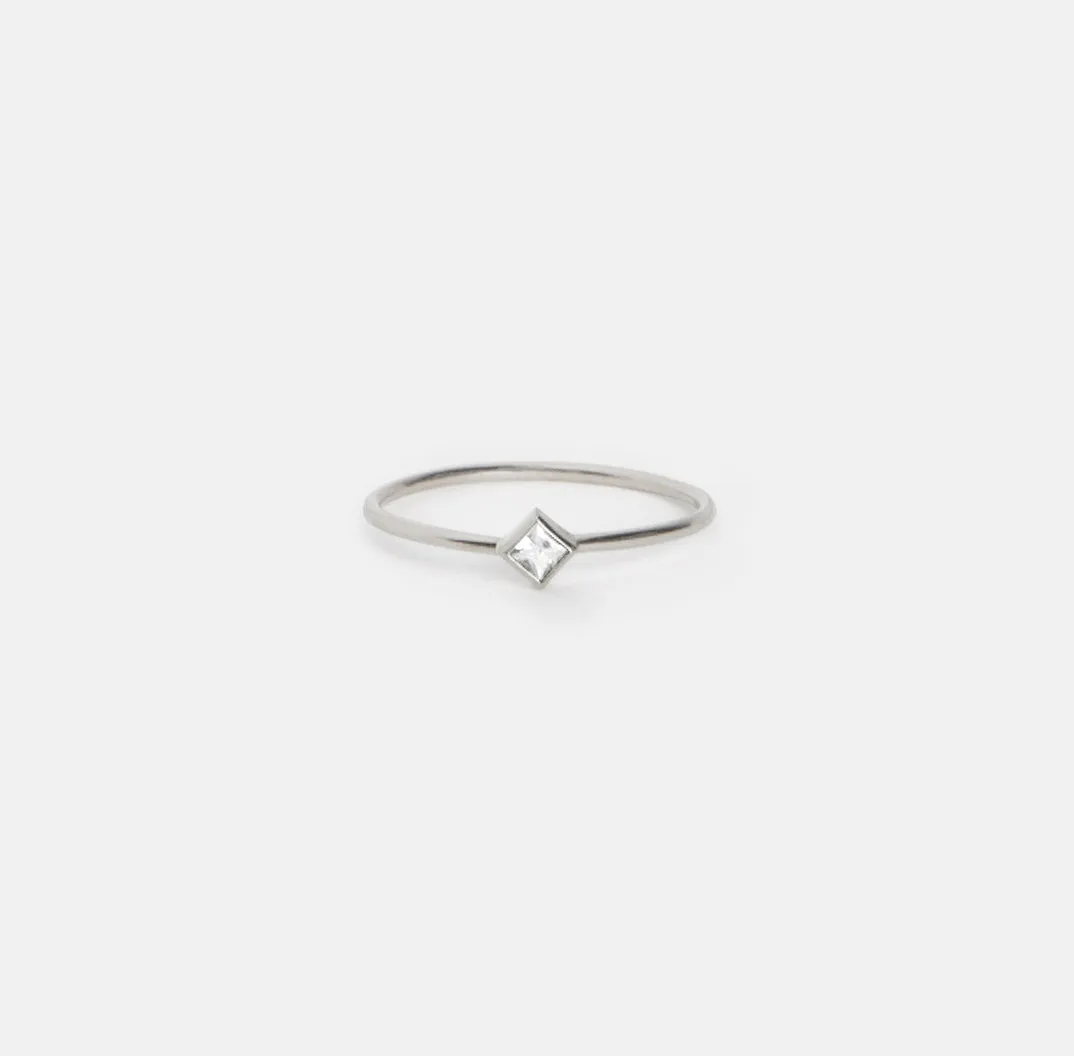 Small Ona Ring