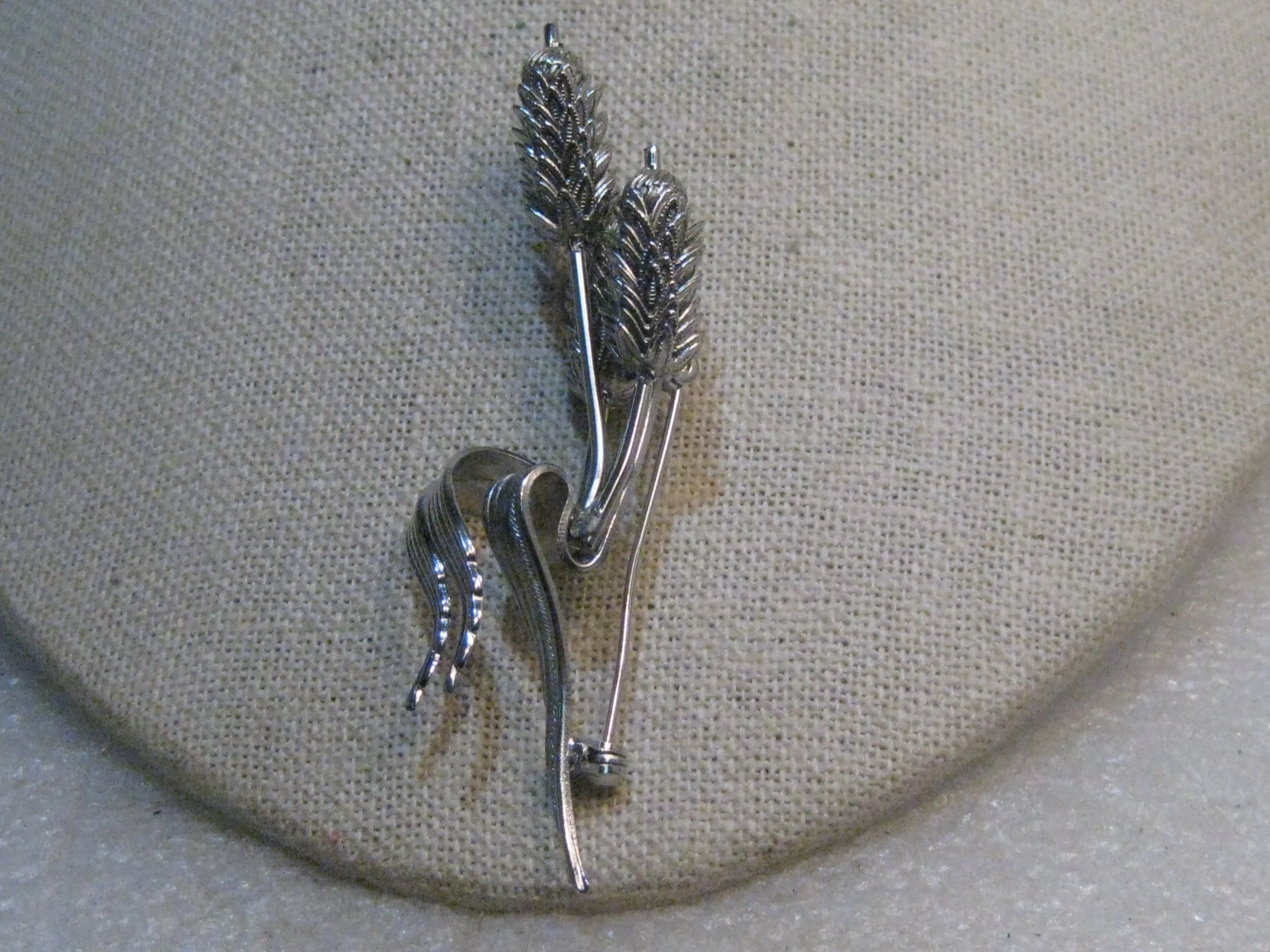 Vintage Articulated Wheat Brooch, Silver Tone - Tops Move, 3.25" Tall, 1960's